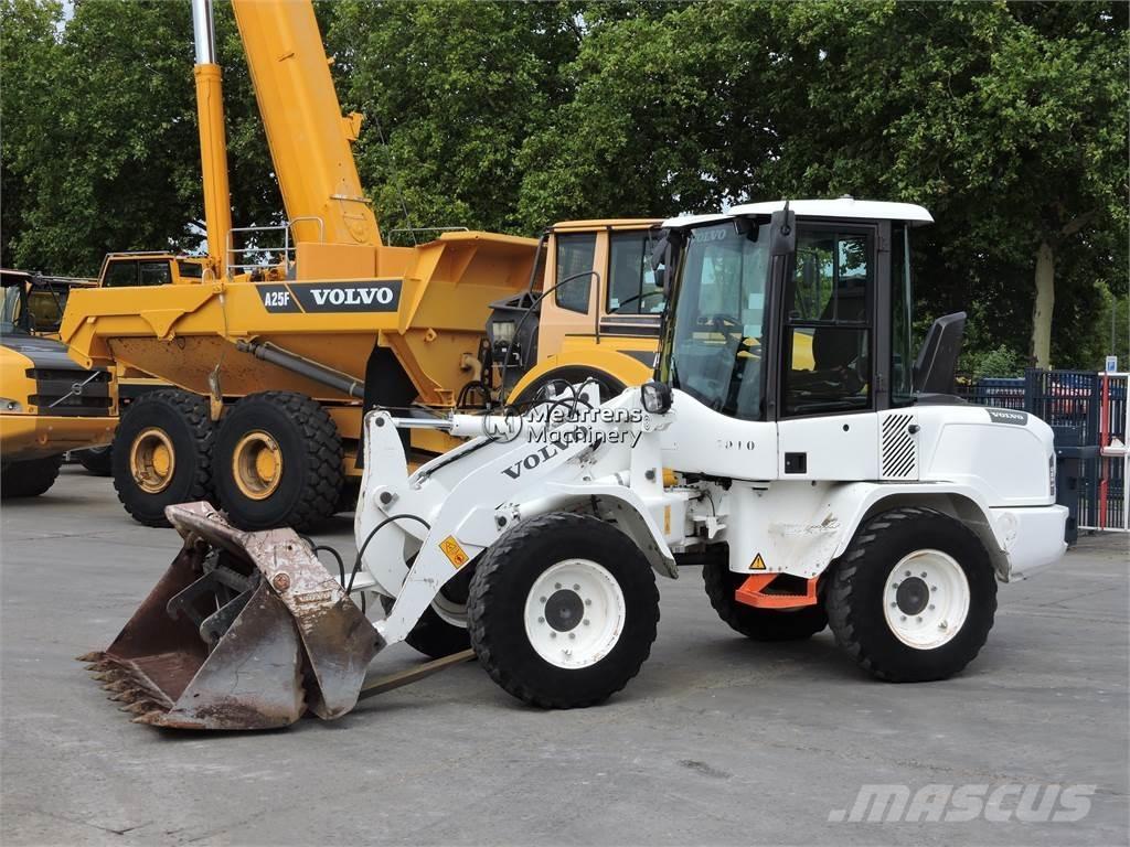 Volvo L30G + FORK Pale gommate