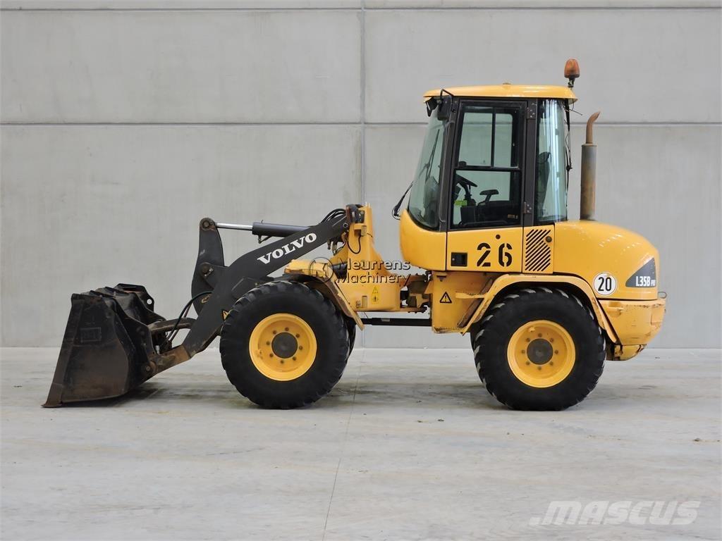 Volvo L35B Pale gommate
