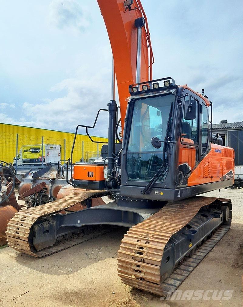 Develon DX 225 LC-7 Escavatori cingolati