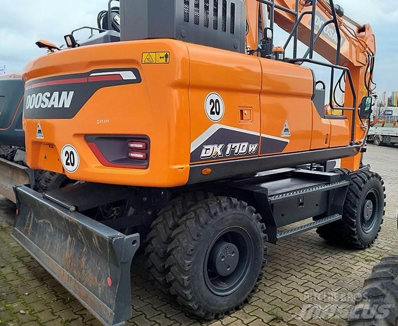 Doosan DX 170 W-7 Escavatori gommati