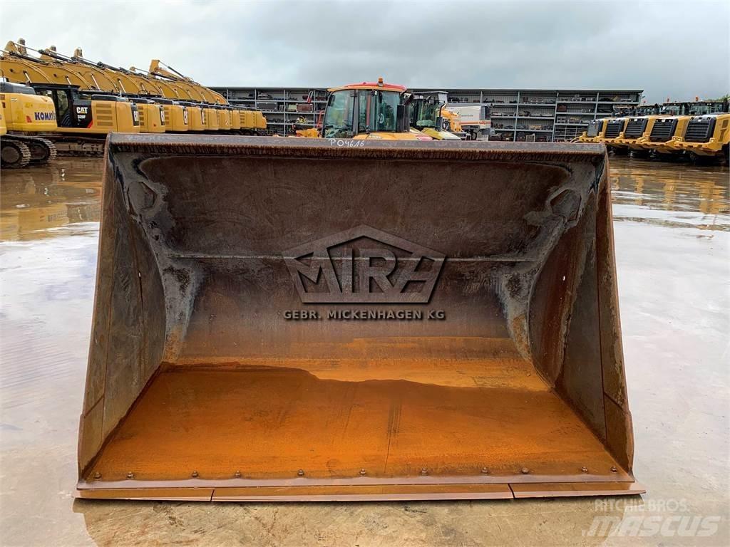 CAT 2750 mm/ 938 M Benne