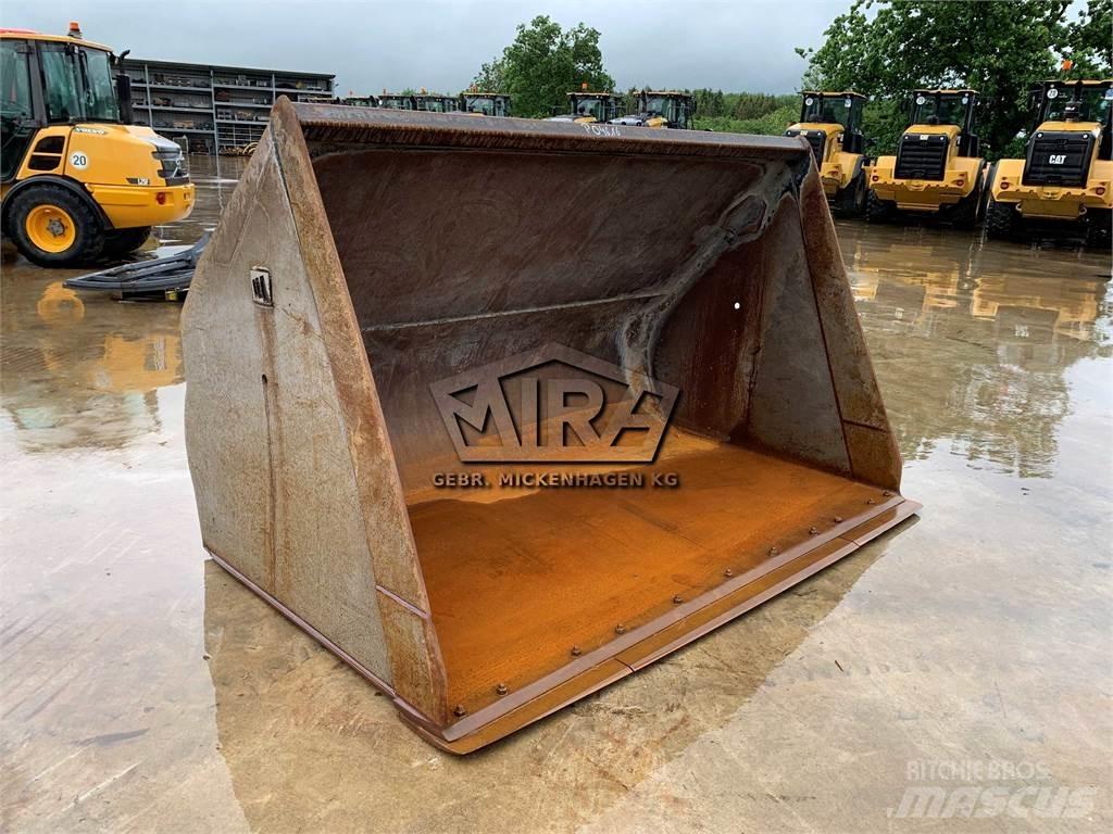 CAT 2750 mm/ 938 M Benne