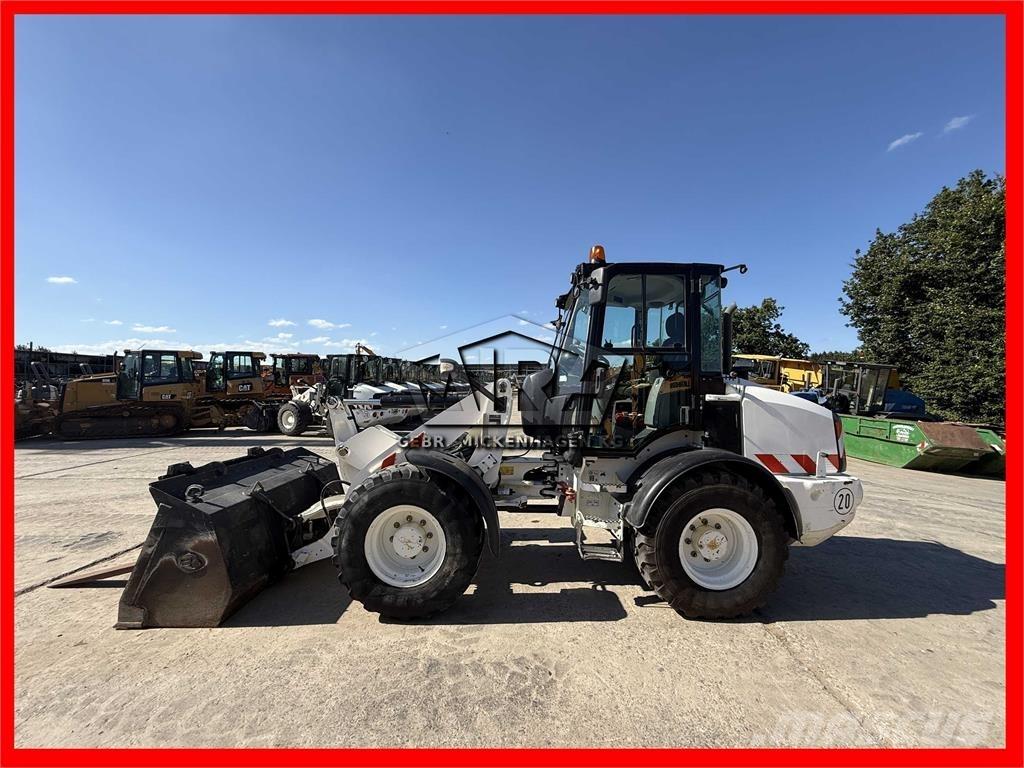 CAT 908 M Pale gommate