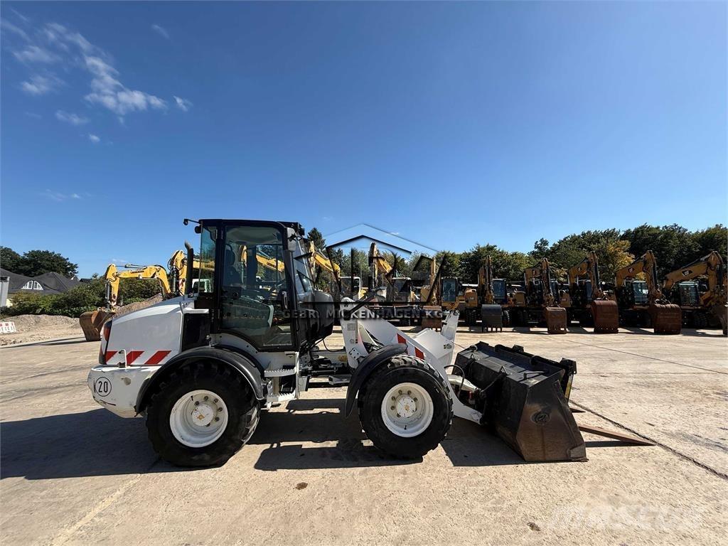 CAT 908 M Pale gommate
