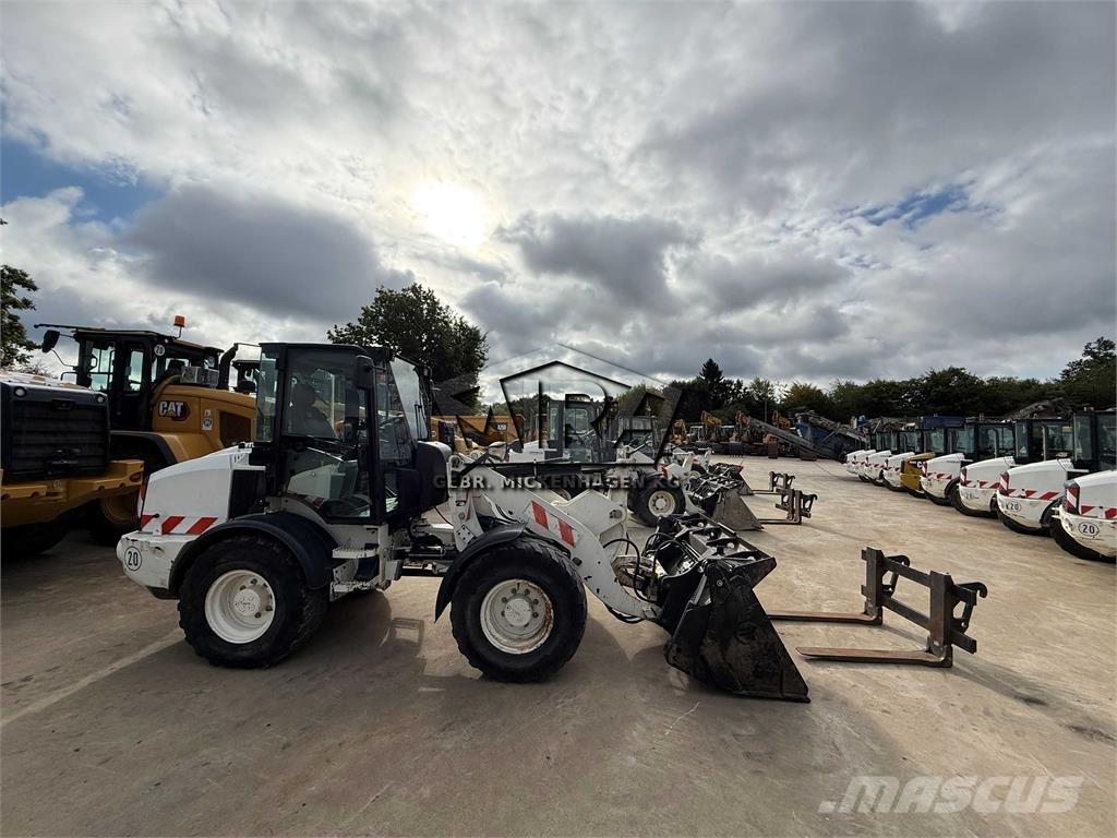 CAT 908 M Pale gommate