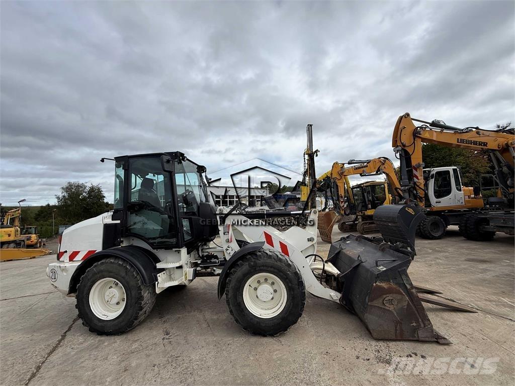 CAT 908 M Pale gommate