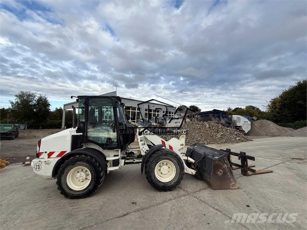 CAT 908M Pale gommate