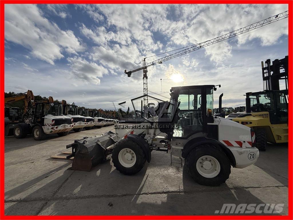 CAT 908M Pale gommate
