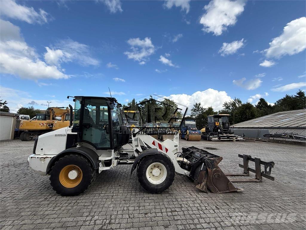 CAT 908M Pale gommate