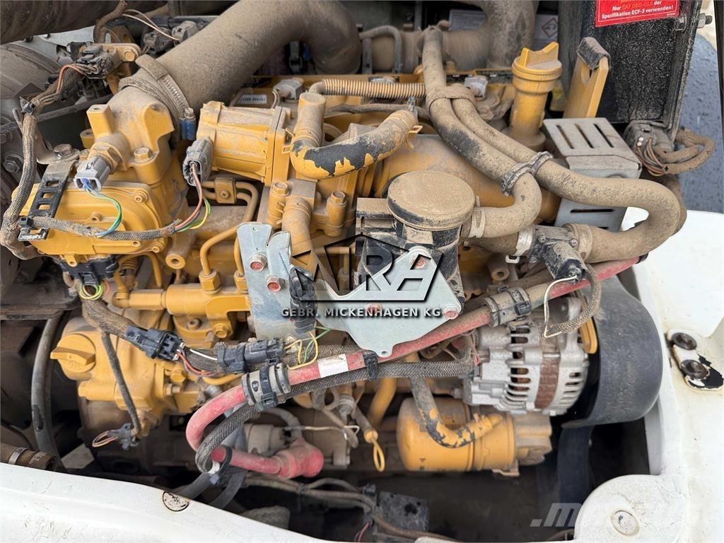 CAT 908M Pale gommate