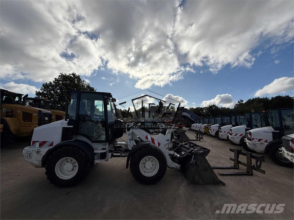 CAT 908M Pale gommate