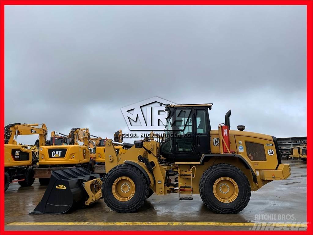 CAT 930M Pale gommate
