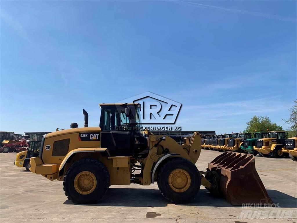 CAT 938K Pale gommate