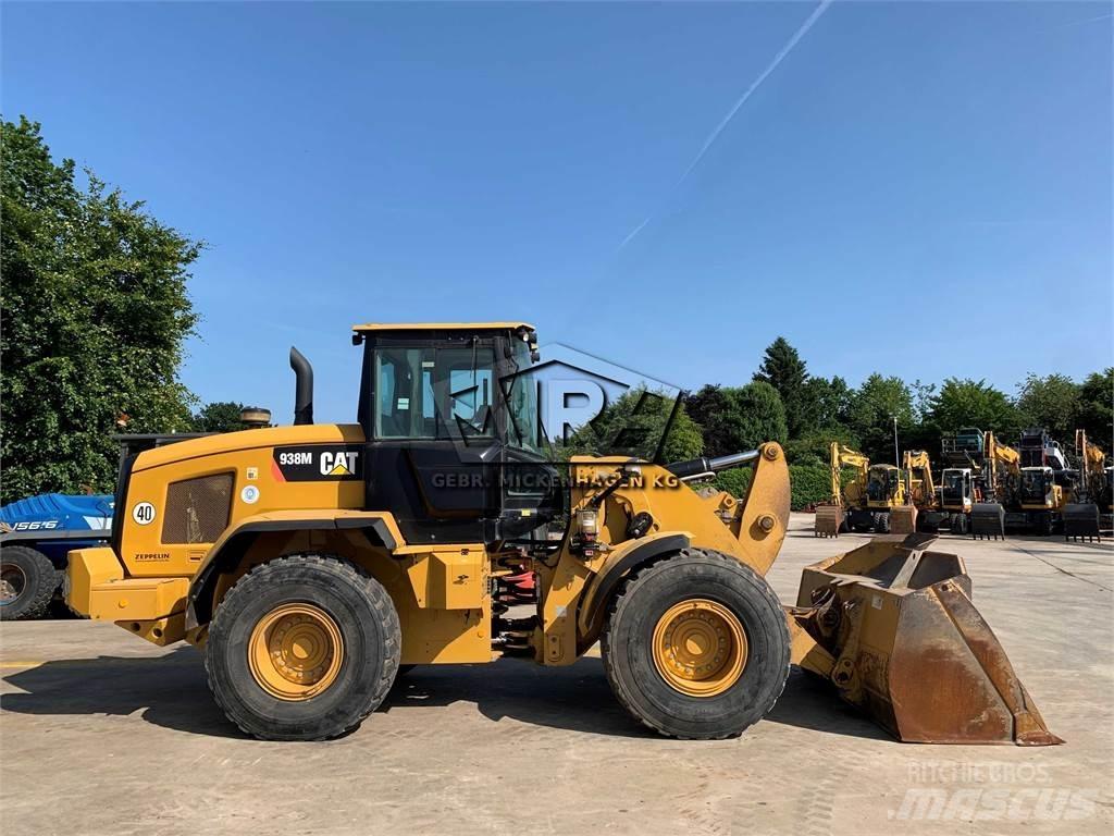 CAT 938M Pale gommate