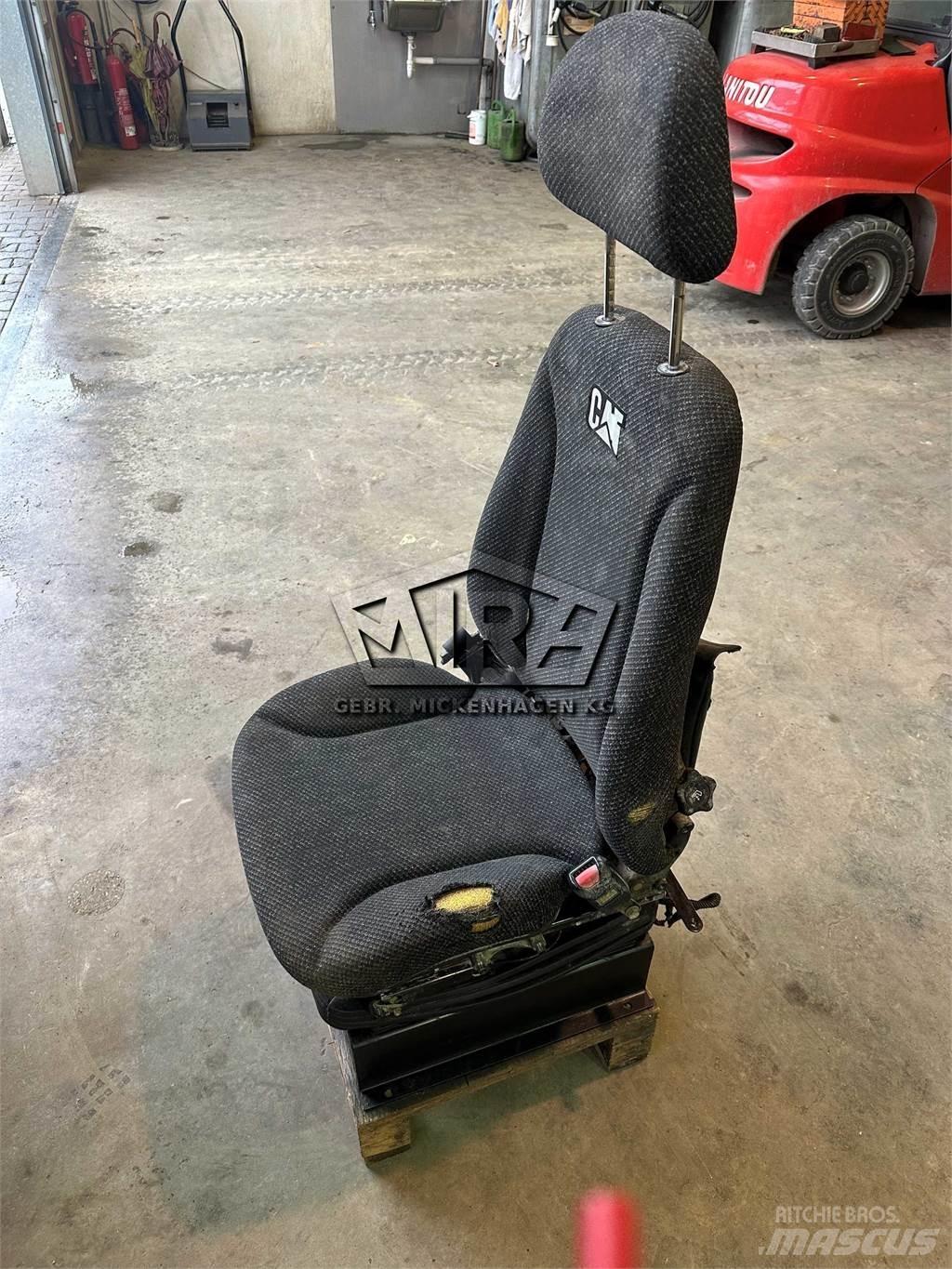 CAT 966 KXE / Sitz Cabine e interni