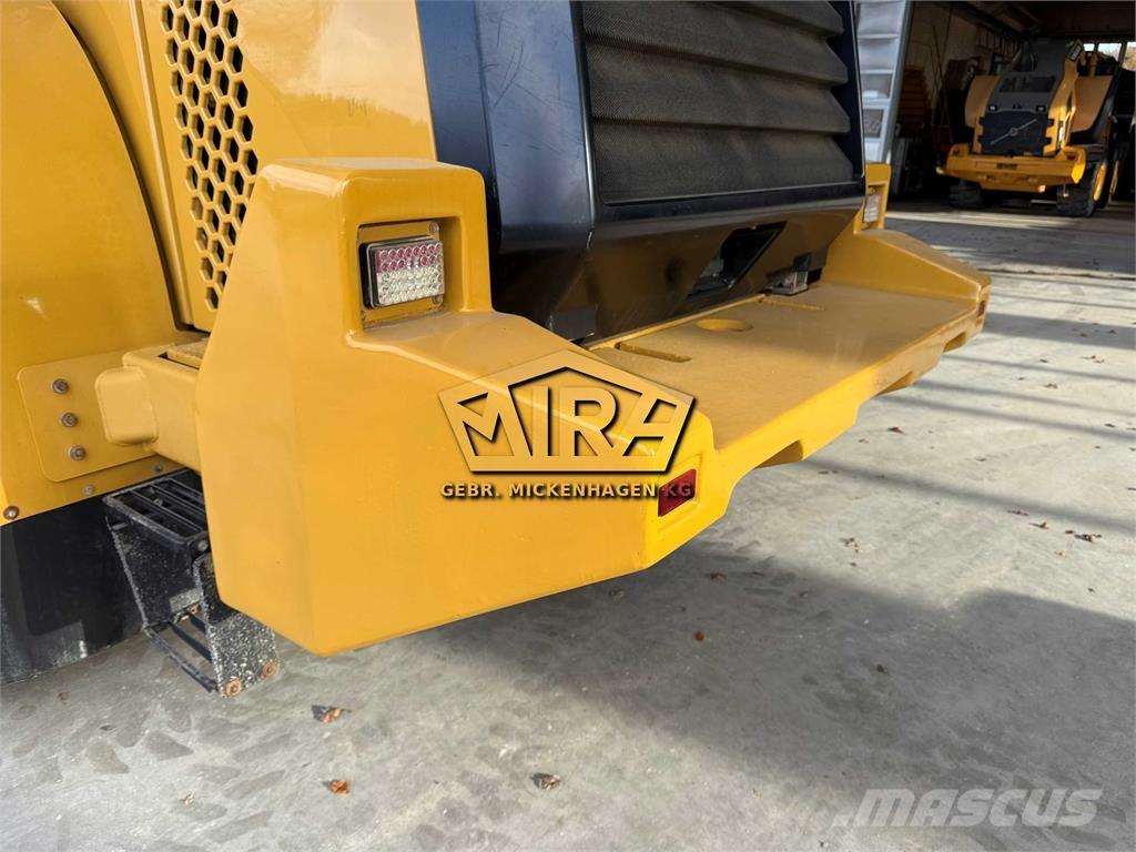 CAT 972K Pale gommate