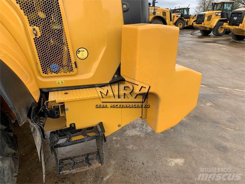 CAT 972M XE Pale gommate