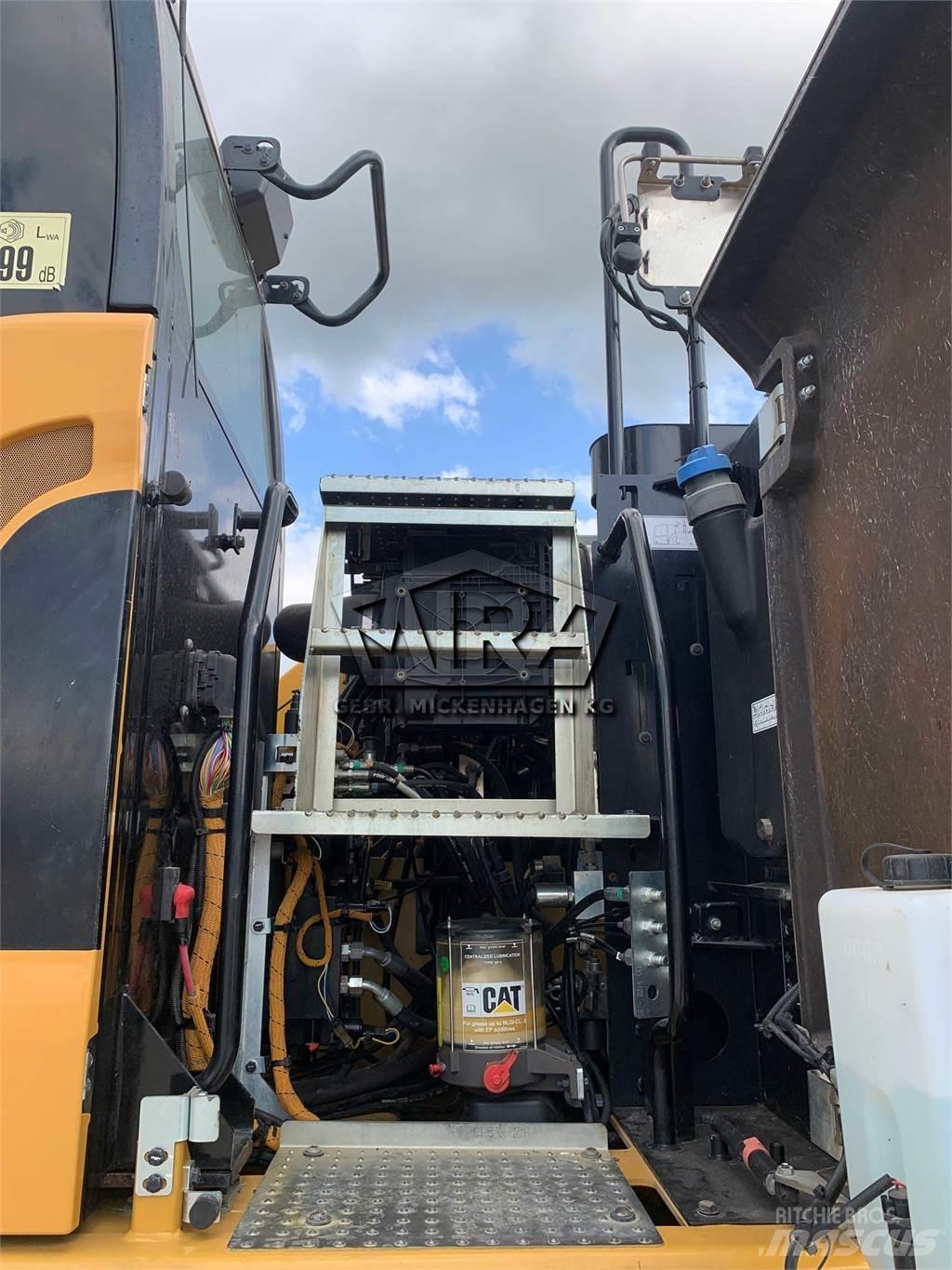 CAT M322 F Escavatori gommati