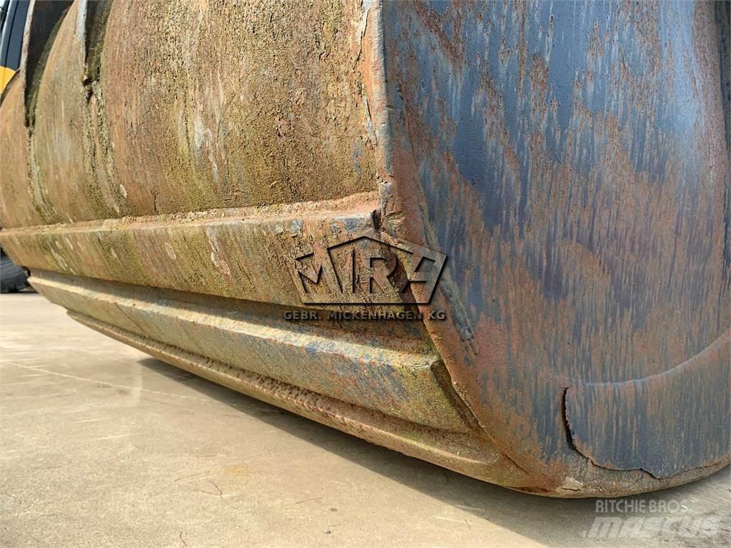 Komatsu 1800 mm Retroescavatori