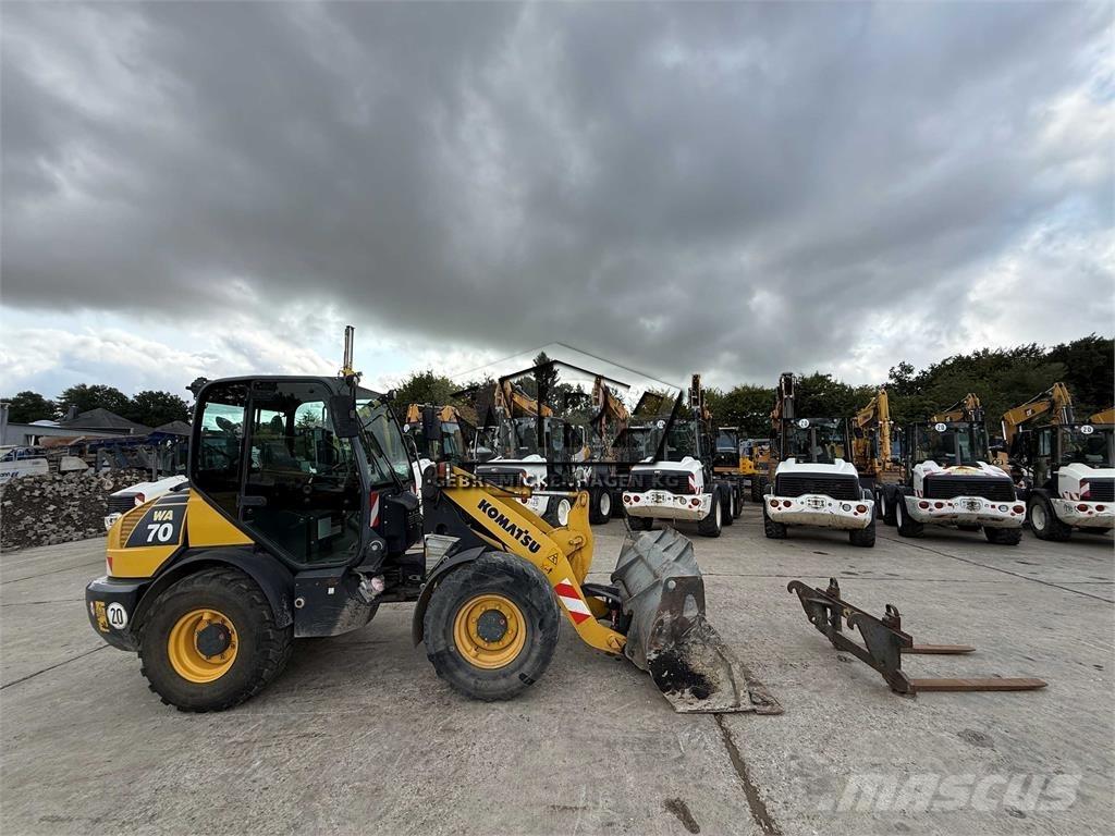 Komatsu WA70-7 Pale gommate
