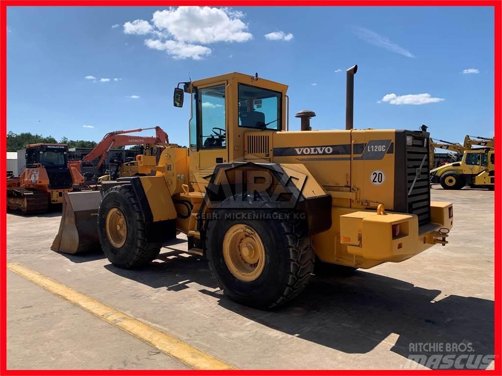 Volvo L 120 C Pale gommate
