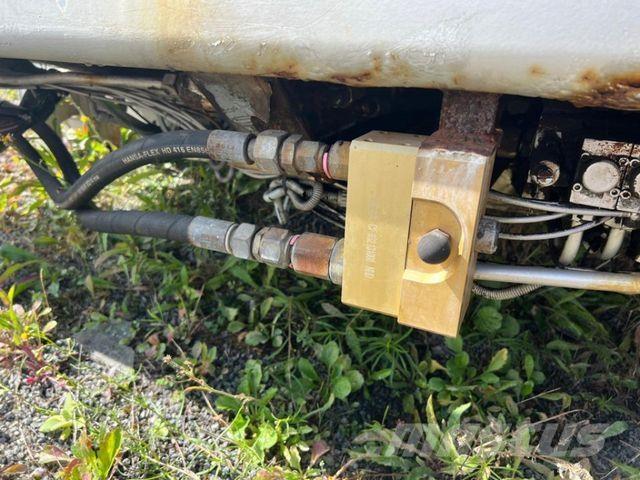  ANDERE Camion con gancio di sollevamento