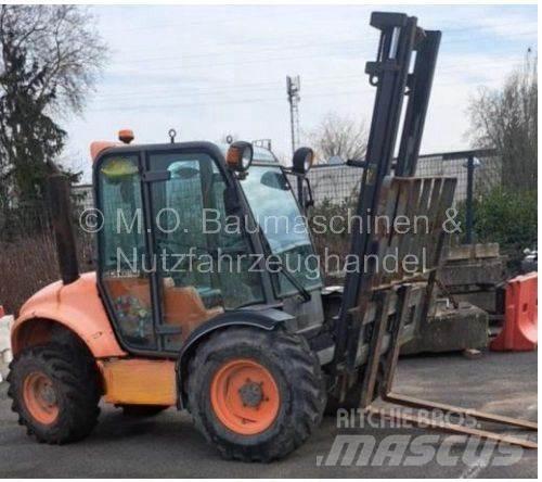Ausa CH 250 Allrad Elevatore per esterni