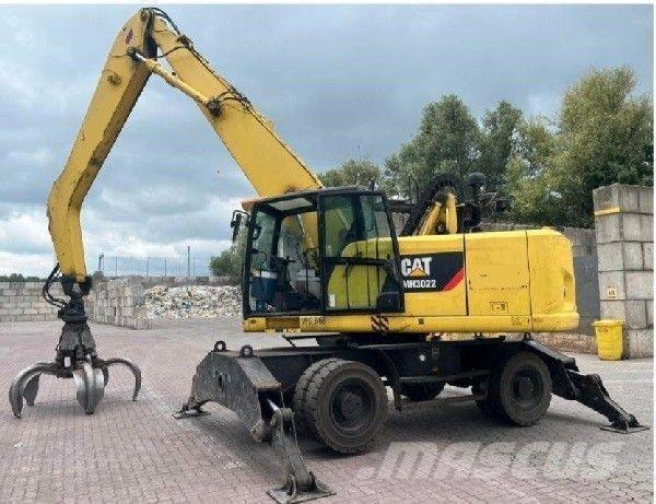 CAT 3022 Escavatori gommati