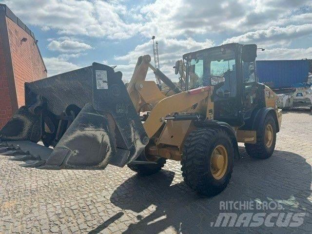 CAT 906 Pale gommate