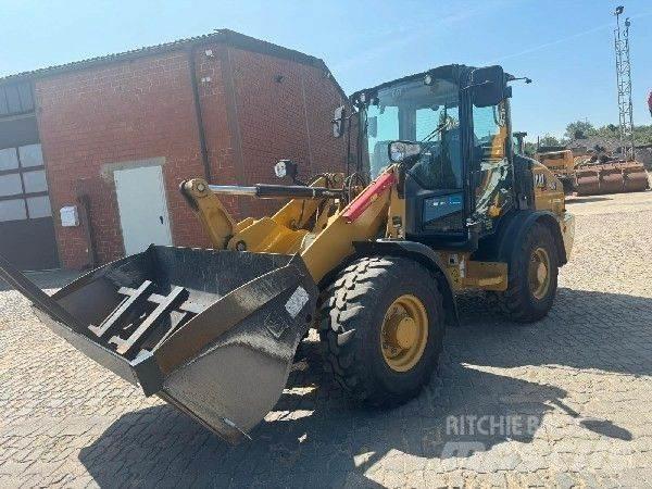 CAT 906 Pale gommate