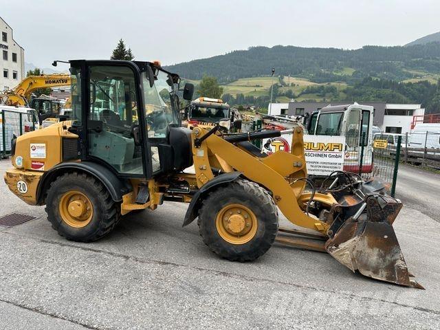CAT 906H Escavatori gommati