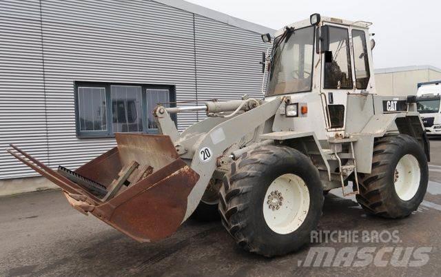 CAT 910 E Pale gommate