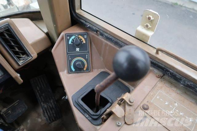 CAT 910 E Pale gommate