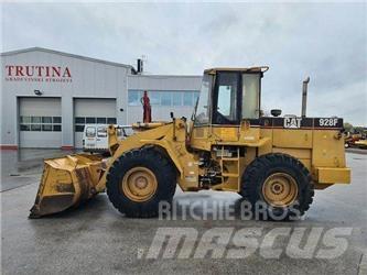 CAT 928F Pale gommate