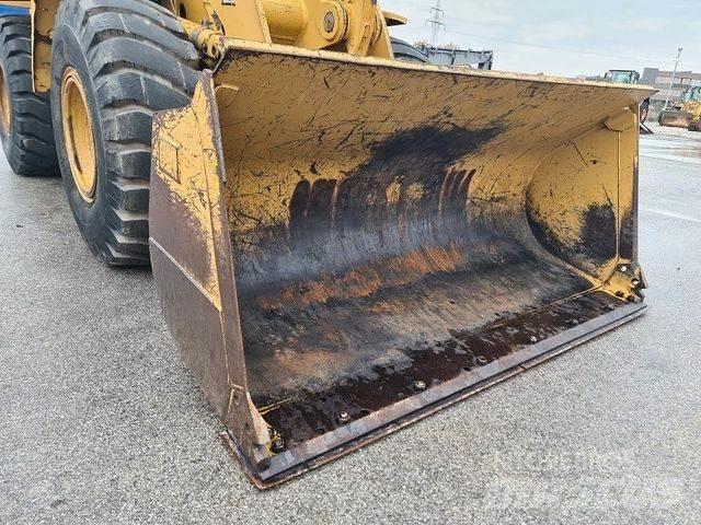 CAT 928F Pale gommate