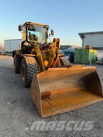 CAT 930 K Radlader Pale gommate