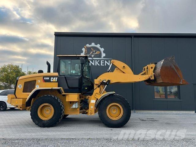 CAT 930K Radlader Pale gommate