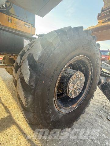 CAT M320 F Escavatori gommati