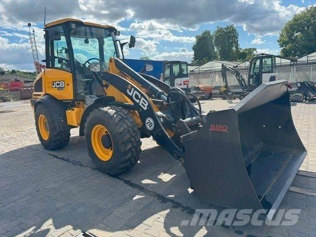 JCB 409 Pale gommate