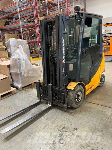 Jungheinrich 45 GAS Carrelli elevatori GPL