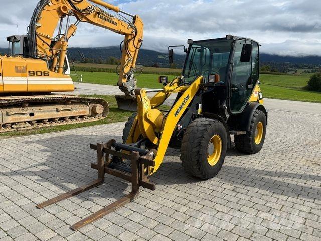 Komatsu WA70-5 Pale gommate
