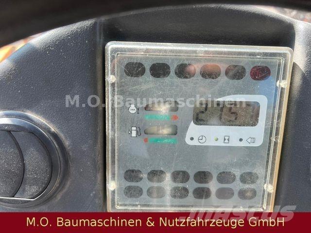 Liebherr L538 Pale gommate
