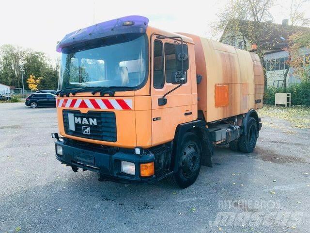MAN 14.152 Autocarro spazzatrice
