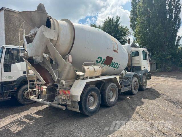 MAN 32.364 8x4 10m³ Betoniere