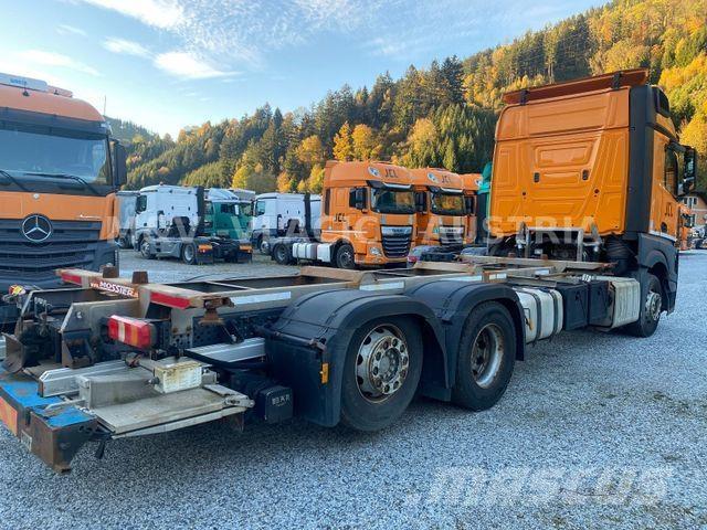 Mercedes-Benz 2542 Autocabinati