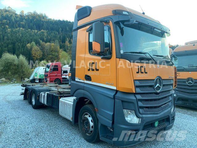 Mercedes-Benz 2542 Autocabinati