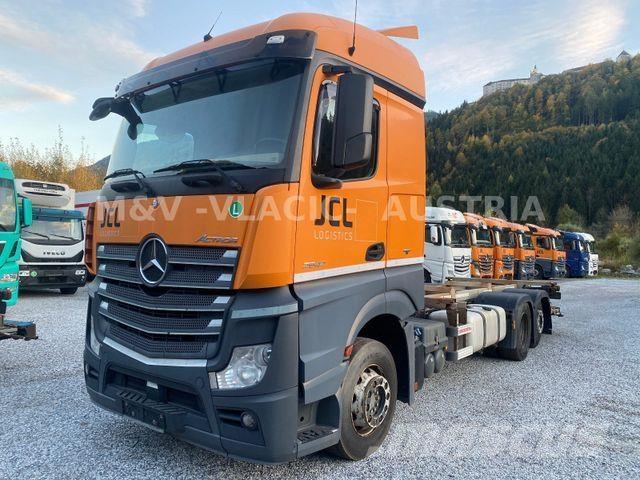 Mercedes-Benz 2542 Autocabinati