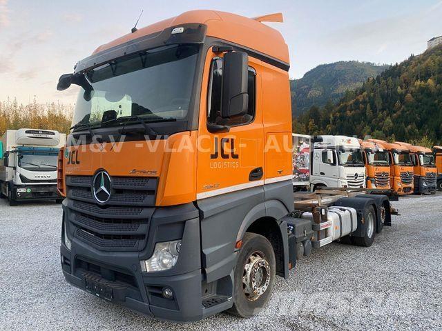 Mercedes-Benz 2542 Autocabinati