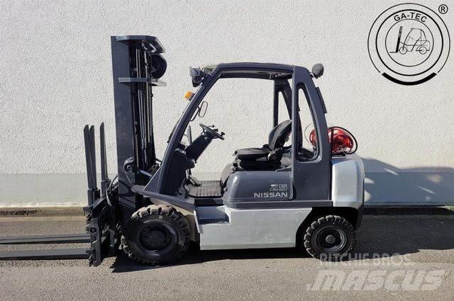 Nissan U1D2A25LQ Carrelli elevatori GPL