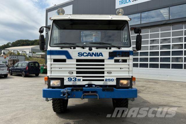 Scania 93M 250 4x4 Camion con sponde ribaltabili